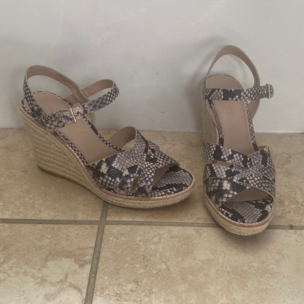 Banana republic espadrille sandals